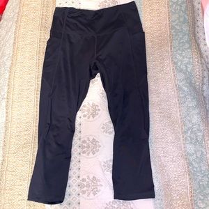 Dark grey capri leggings M